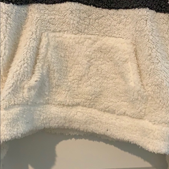 Fuzzy pullover! - Picture 3 of 3